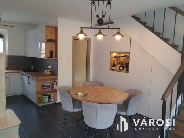 Kiváló, újszerű napelemes ikerfél Széplakon eladó