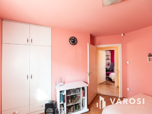 Modern családi ház eladó Győr-Ménfőcsanakon