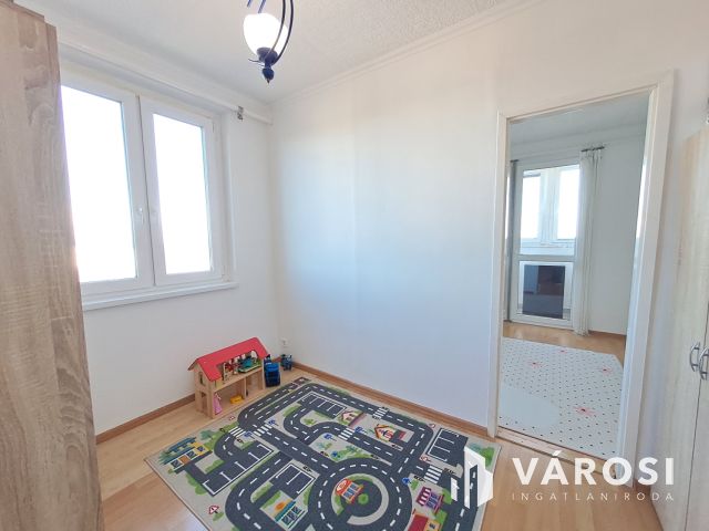 Agrárhoz közeli csendes, biztonságos panel lakás eladó