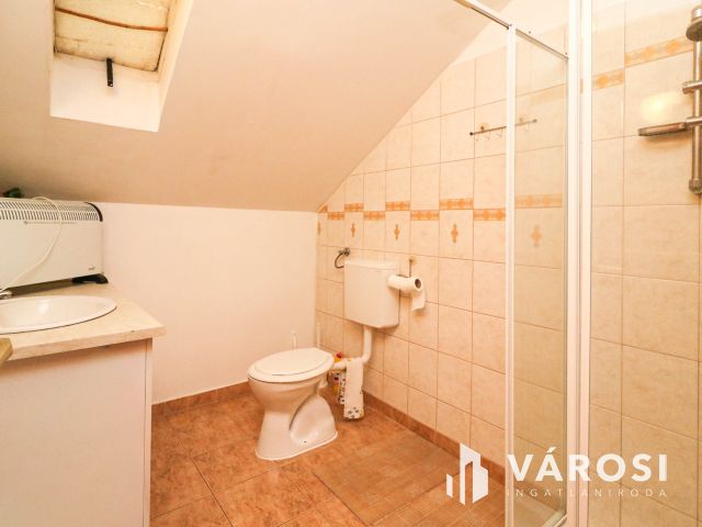 Nagy családi ház eladó vendégház lehetőséggel Gyomán