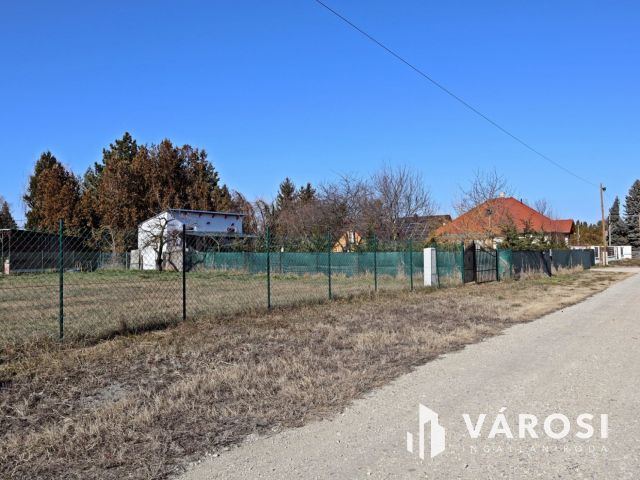 Balatonkeresztúron közművesített építési telek