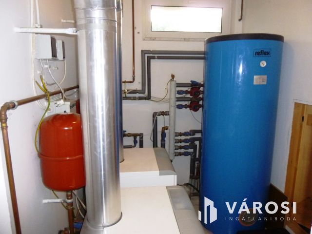 Zalakaroson, 25 szobás Családi ház, Apartmanház!