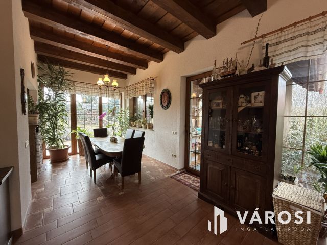 Álombirtok Pesthez közel