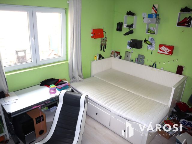 Újszerű önálló családi ház Szabadifürdőn eladó