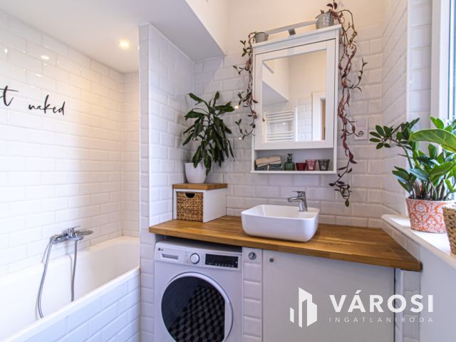 Napfényes és stílusos lakás a Belgrád rakparton