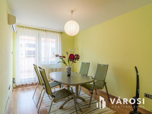 Egy dupla teraszos penthouse jellegű lakás Alsóvároson