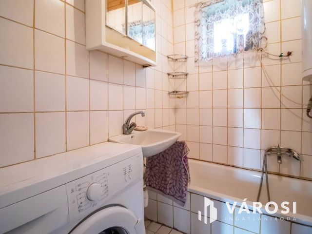 Eladó velencei családi ház csendes helyen