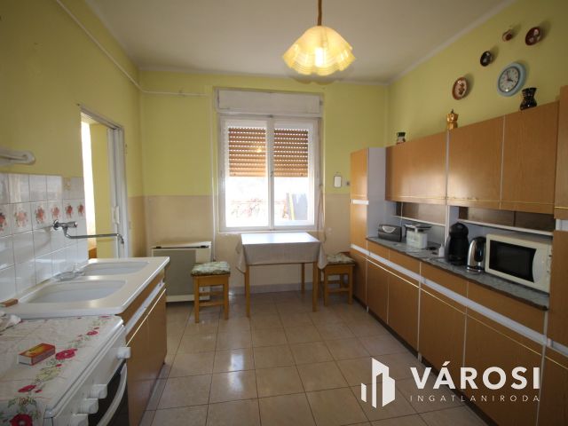 Ház a csend szigetén, Keléden