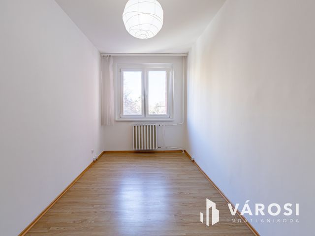 Rákospalotán a Szent Korona útján, panellakás eladó