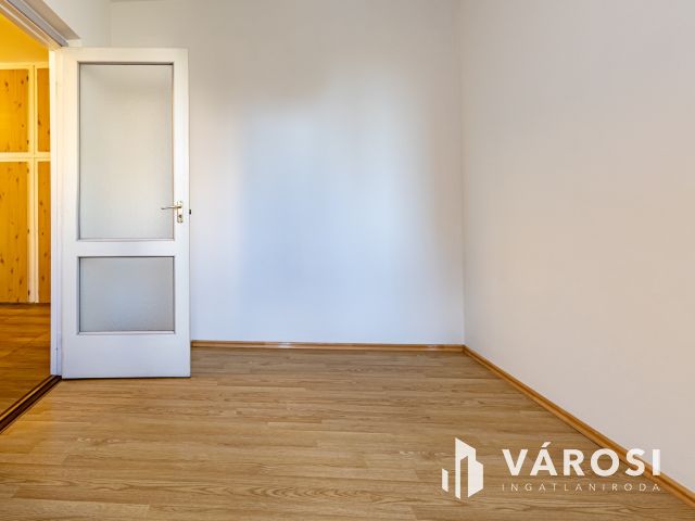 Rákospalotán a Szent Korona útján, panellakás eladó