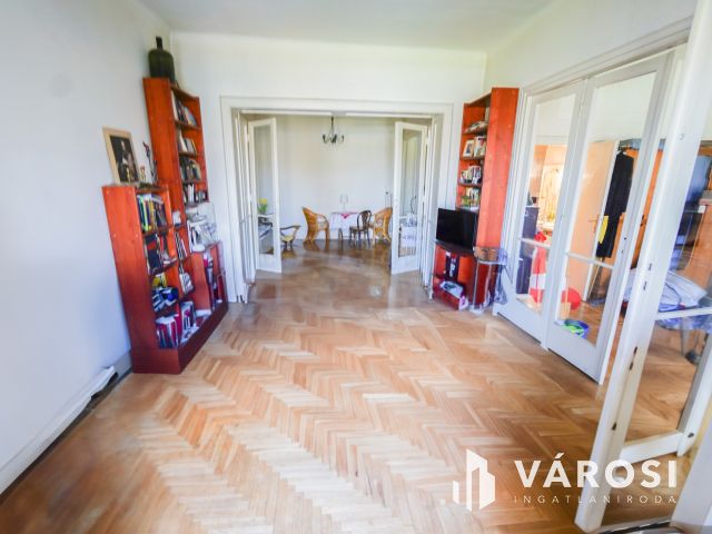 Több lakásra bontható szenzációs elhelyezkedéssel!