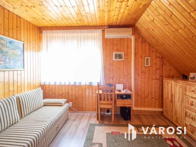 Kiváló állapotú, hőszigetelt, otthonos családi ház