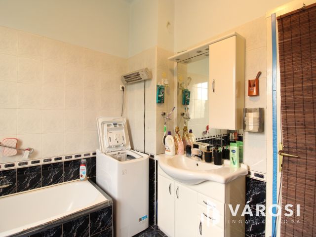 Otthonos családi ház várja új lakóit