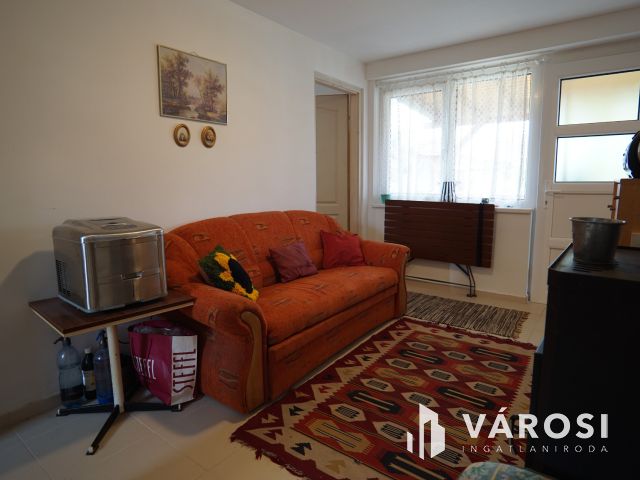 Fonyódligeten, felújított kis Nyaraló