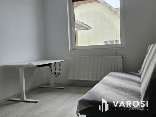 Igényes, felújított ház két lakrésszel Győrszentivánon