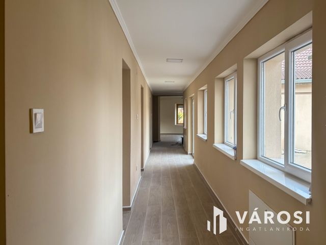 Kényelmes egyszintes! Önálló ház kis kerttel a belvárosban