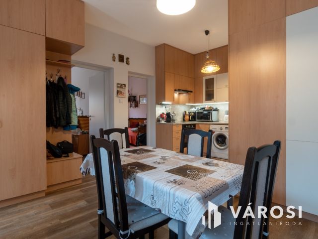 Két lakrészes családi ház Szabadifürdőn