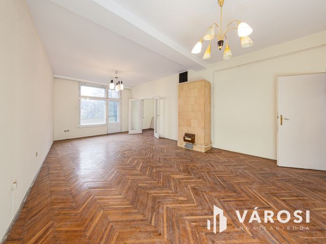 Belvárosi nappali + 1 (2) szobás