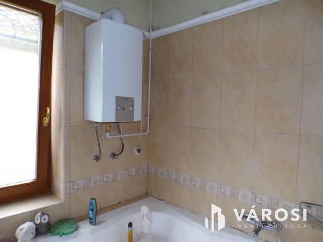 Csendes utcában tágas otthonos ház eladó!