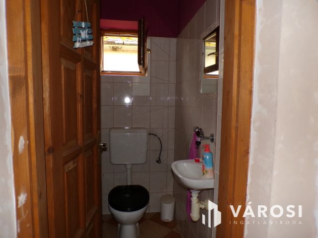 Csendes utcában tágas otthonos ház eladó!