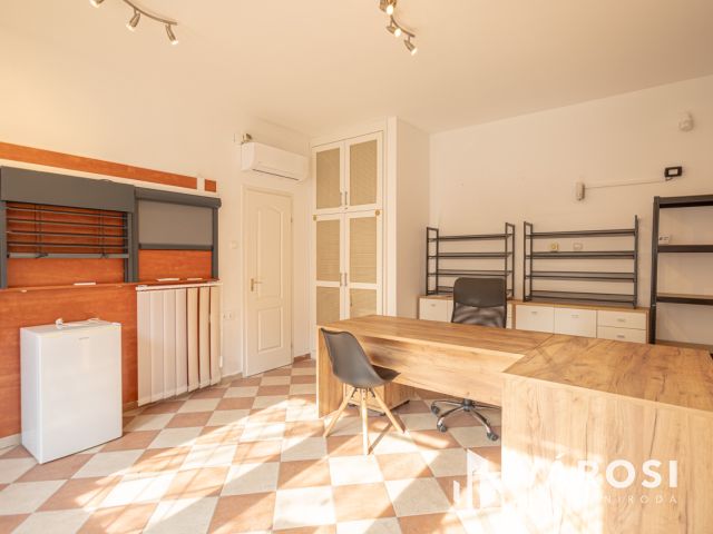 Alsóvárosban szuper kis iroda eladó