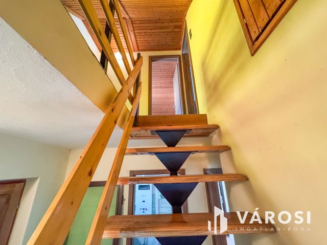 Két telek, egy nyaraló és sok-sok gyümölcsfa Szanazugban