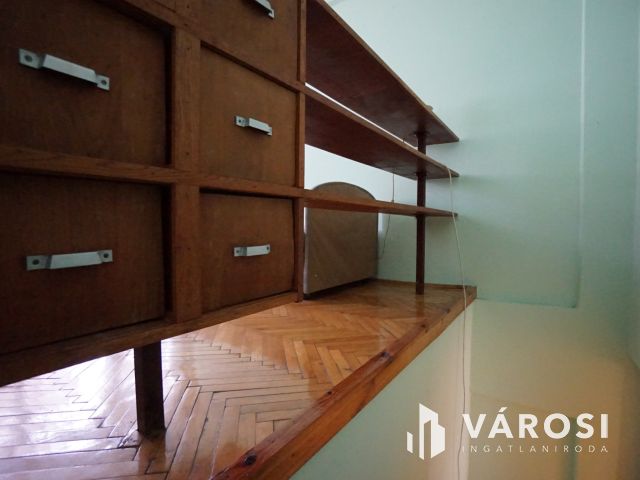 Belváros közeli lakás csendes környéken