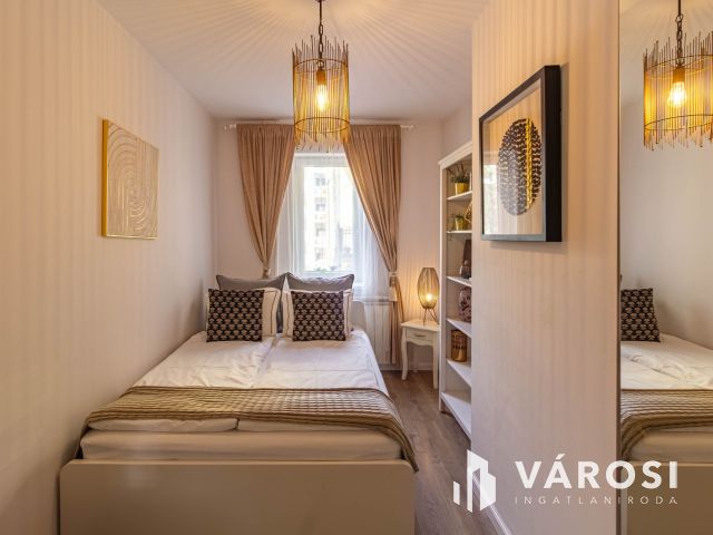 Ugorj le egy színdarabra