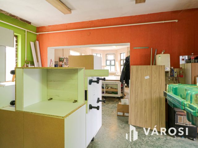 Kiadó ingatlan műhelynek, üzletnek vagy raktárnak