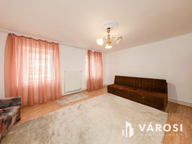 Sarki telek, vagy családi ház