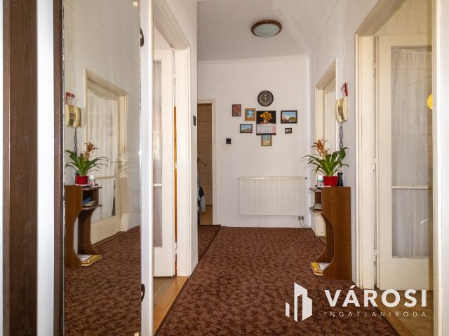 Jó szerkezet, jó elrendezés, nyugodt környezetben