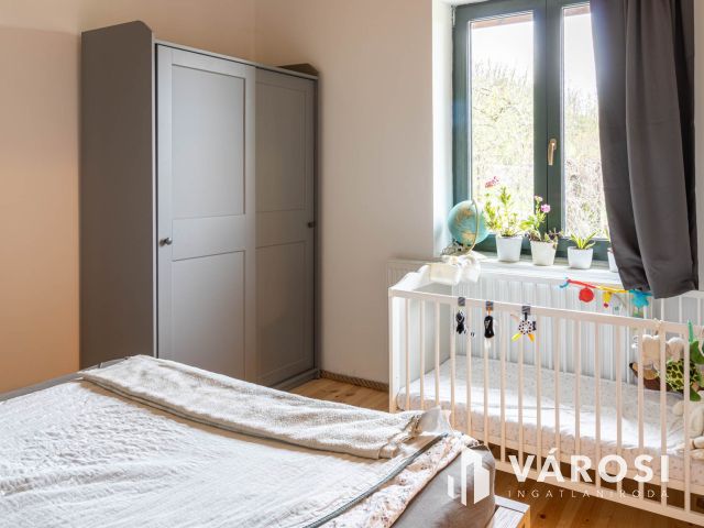 Családi ház Úriban megújult belsővel