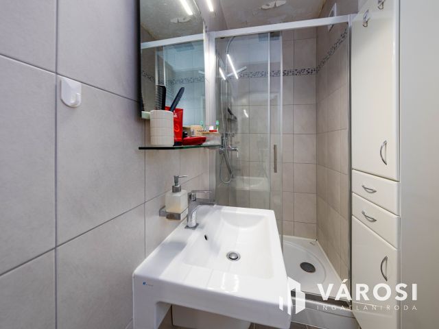 Belső 2 szint vagy 2 külön lakás