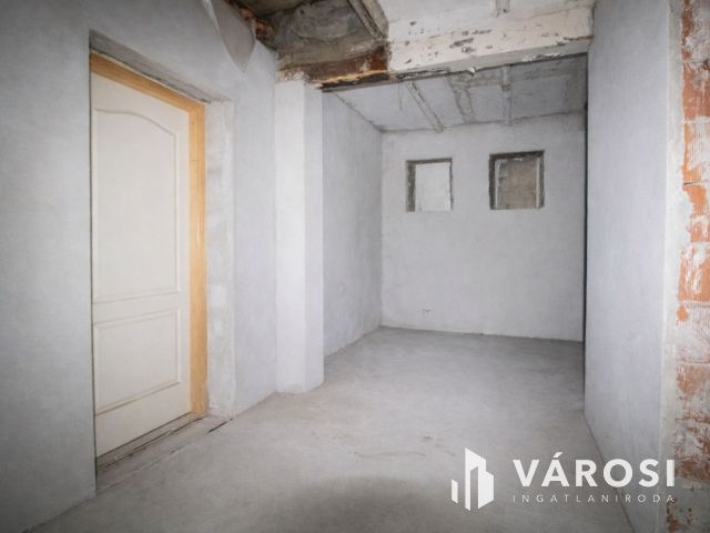 Modern elrendezés, jó ár Nagyszénáson