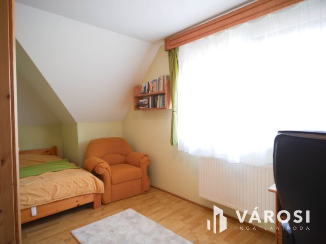 Exkluzív stílusos családi ház dupla garázzsal eladó