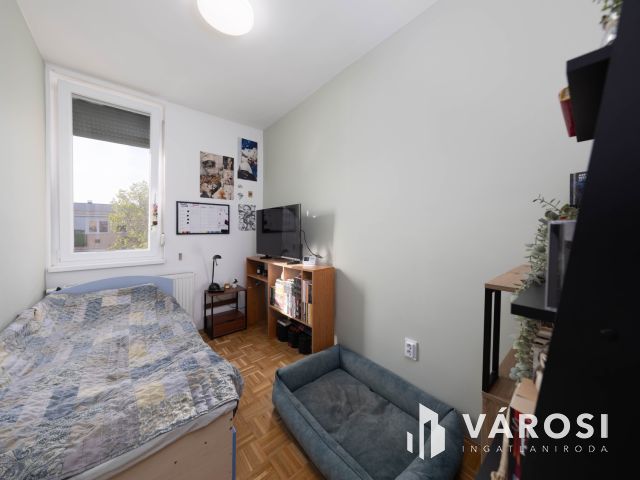 Nappali + kettes a TIK közelében