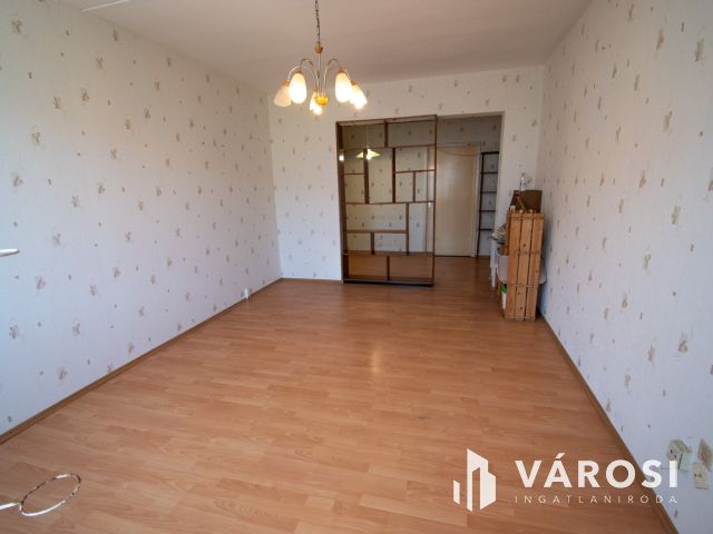 Saját ízlésére formálható 53 m2-es lakás Adyváros szívében