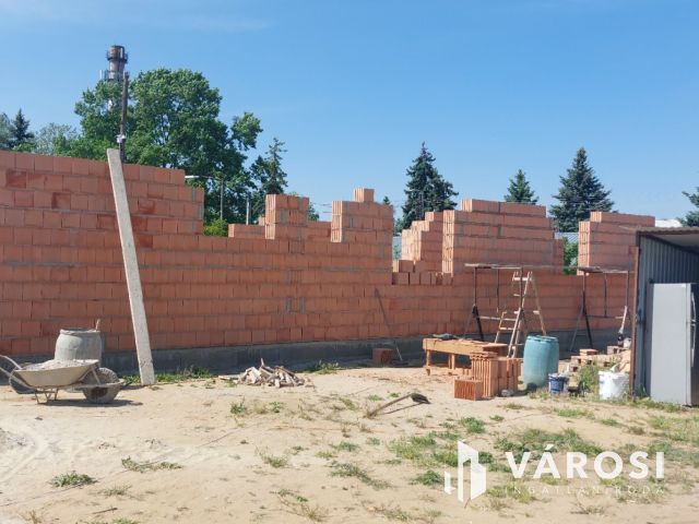 Kicsi lakópark- új házak Debrecen északnyugati részén