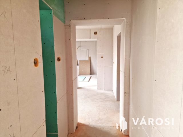Korszerűsített családi ház - saját ízlés szerint befejezhető