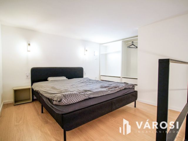 Modern galériás lakás kiadó Budapest szívében