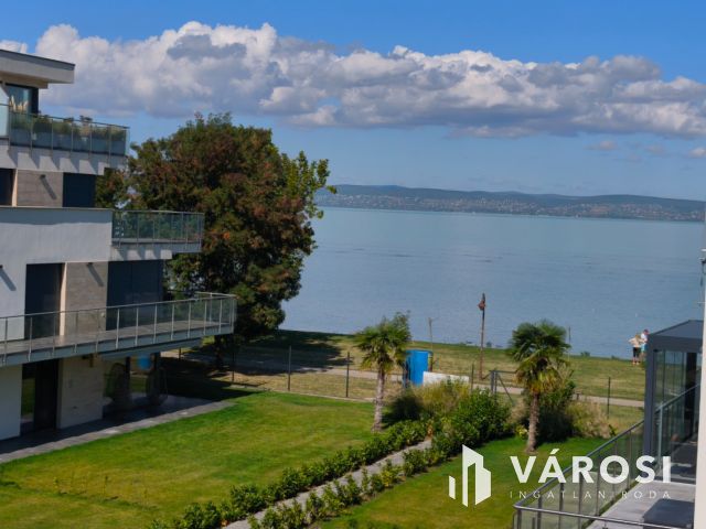 Örökpanorámás penthouse az Ezüstparton